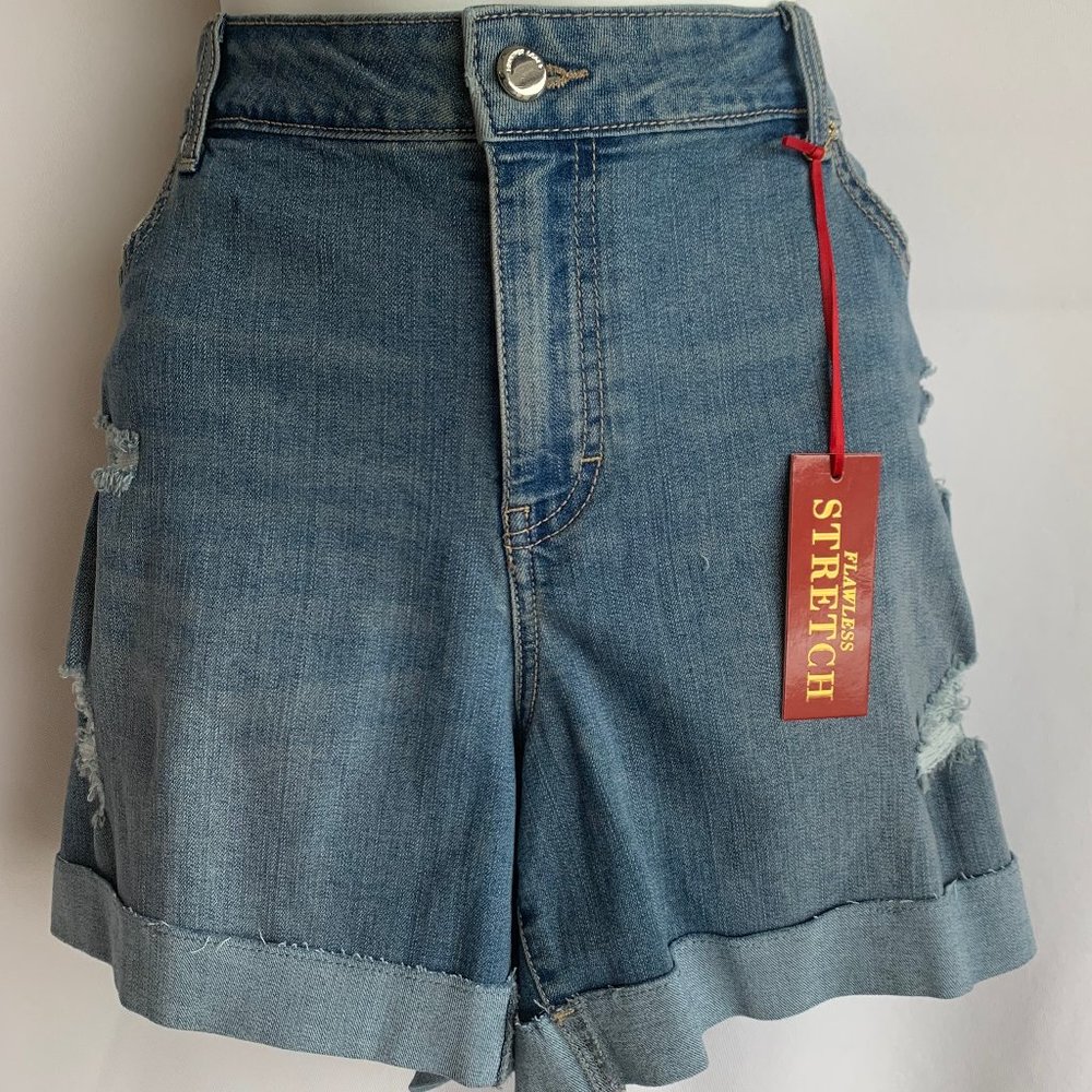 NWT Jennifer Lopez stretch distressed shorts sz 16